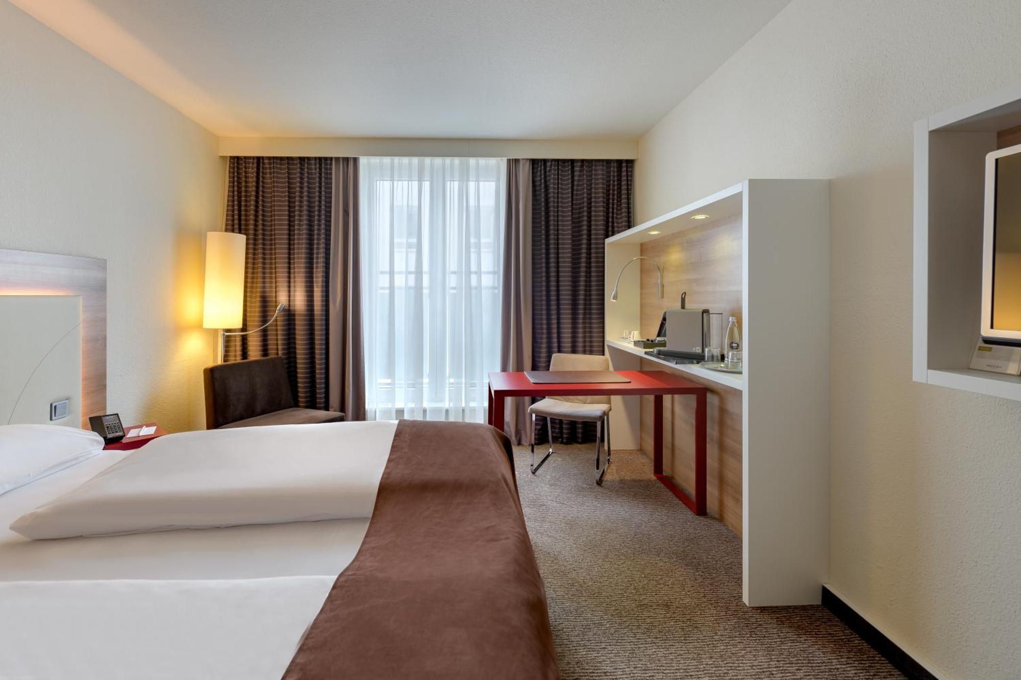 Mercure Airport Messe 4*
