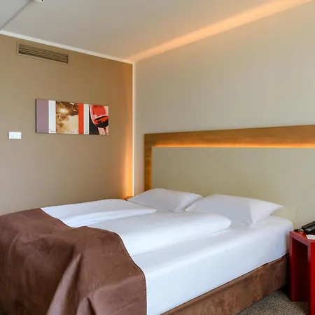 Mercure Hotel Stuttgart Airport Messe Exterior foto