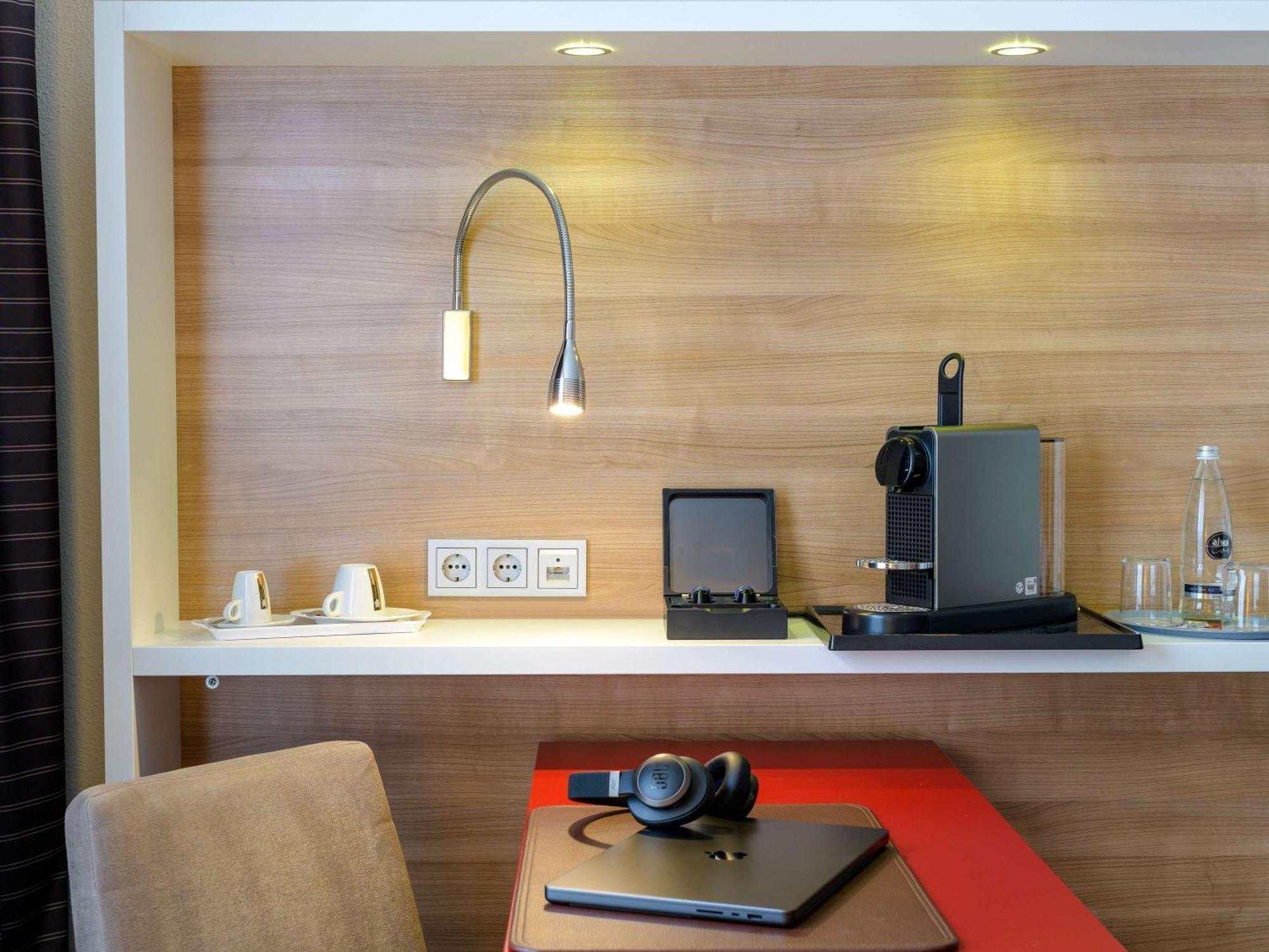 Hotel Mercure Airport Messe 4*